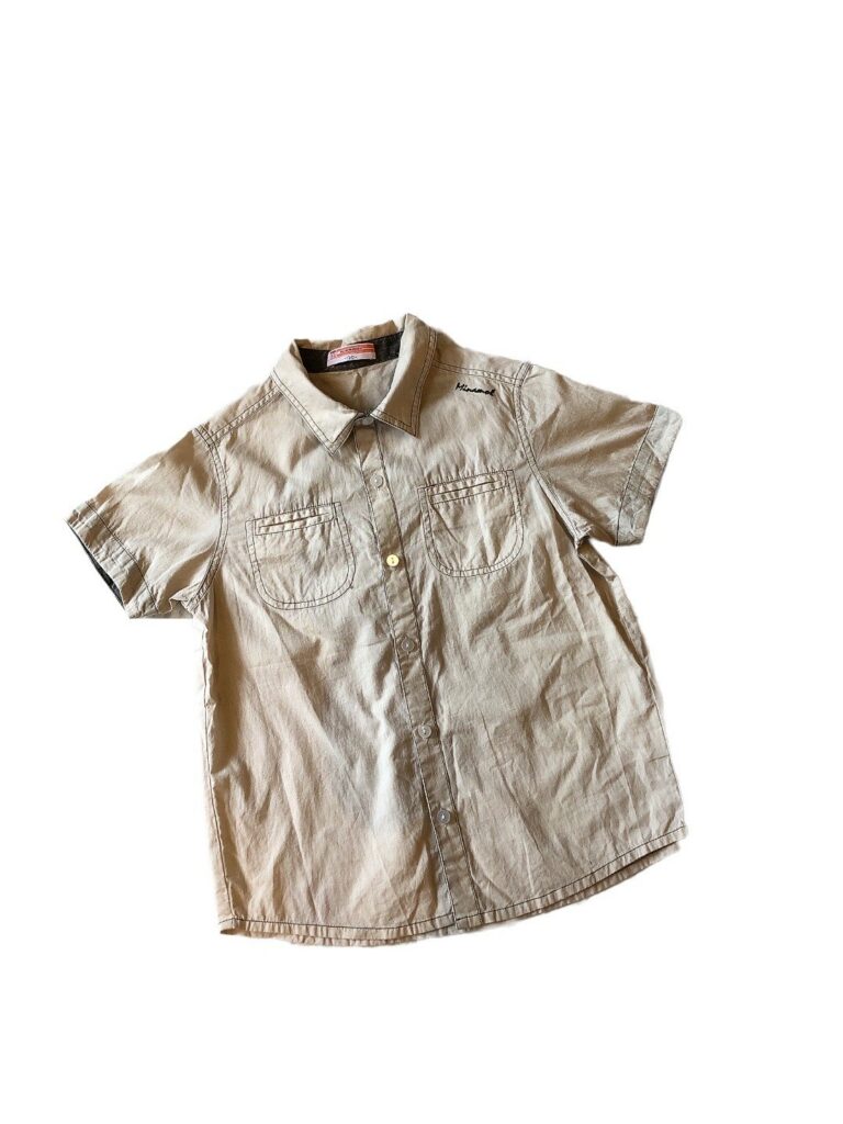 卡其色短袖男童襯衫(130)
NT$89